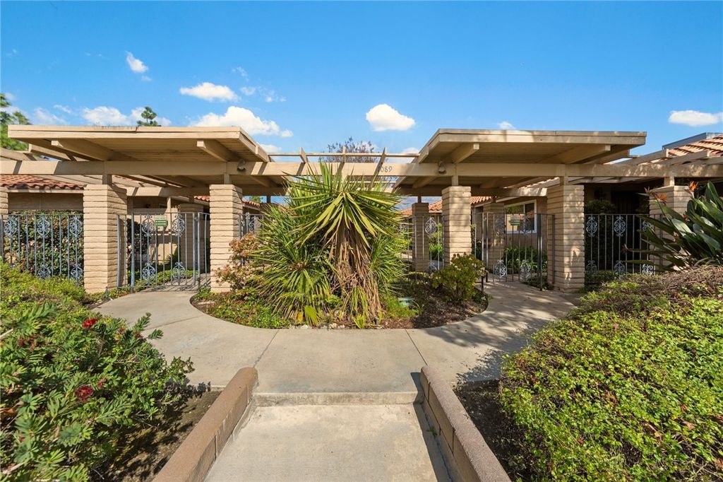 Image 36 of property listing at 1089 W Pine E, Upland, CA 91786