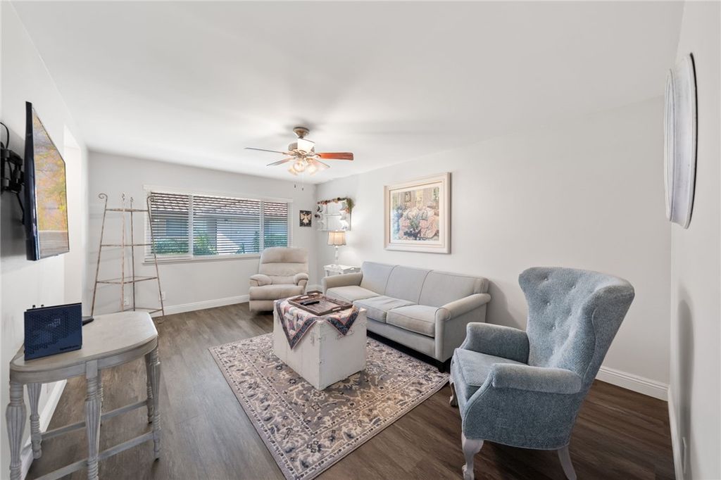 Image 6 of property listing at 1089 W Pine E, Upland, CA 91786