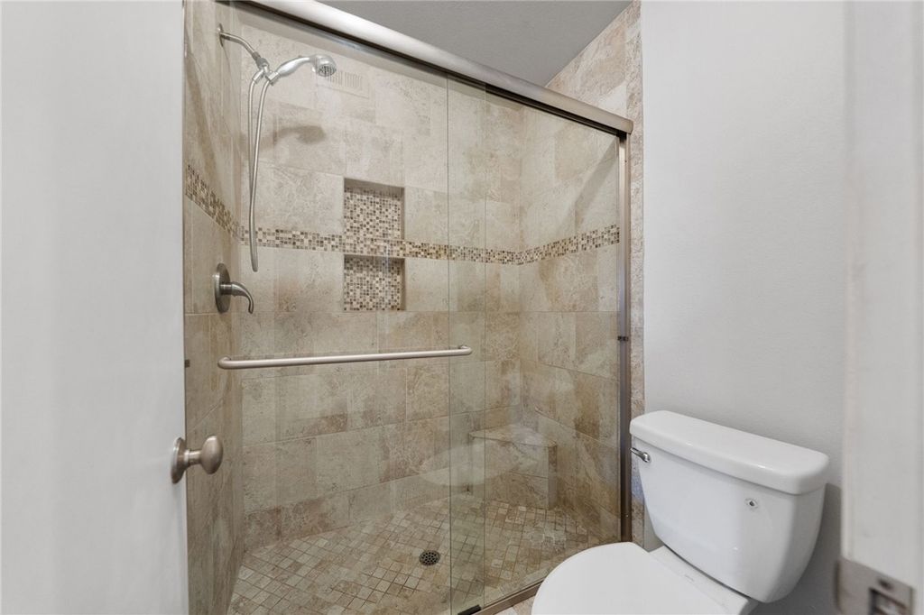 Image 7 of property listing at 1089 W Pine E, Upland, CA 91786