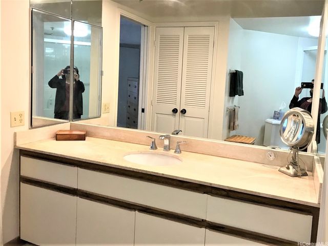 1221 Victoria Street 3304, Honolulu, HI 96814