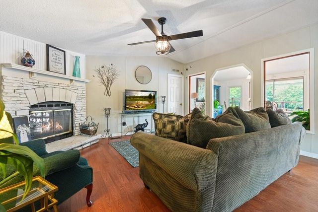 3030 NE Chatsworth Highway 225, Calhoun, GA 30701