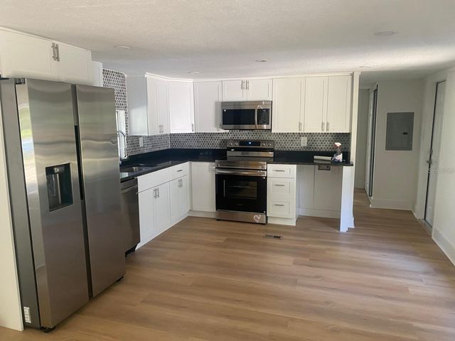 19429 MCCLOY CIRCLE, Brooksville, FL 34601