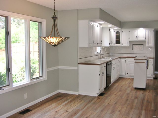 4302 Norwich Place, Evansville, IN 47725