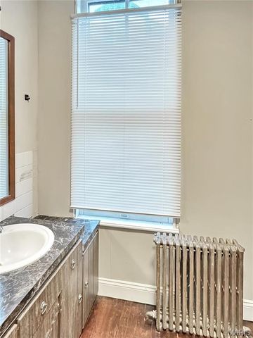 405 Cedar Street, Washington, MO 63090