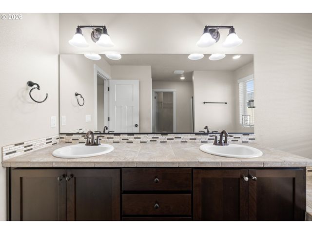 7934 Sw PATIENCE Dr, Hillsboro, OR 97123