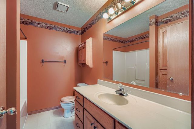 4460 222nd Avenue NW, Oak Grove, MN 55303