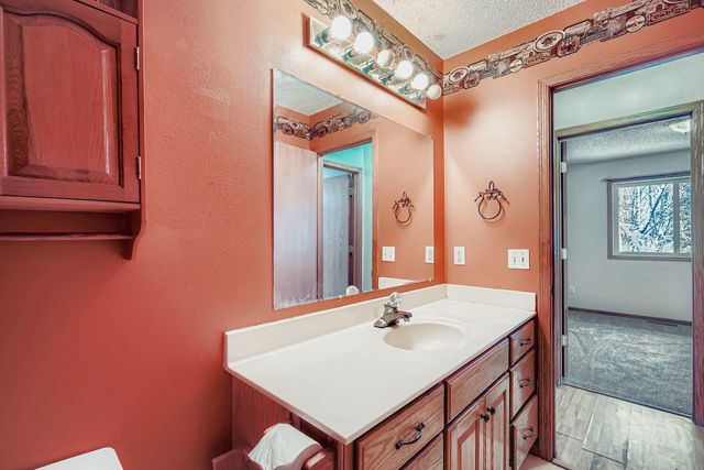 4460 222nd Avenue NW, Oak Grove, MN 55303