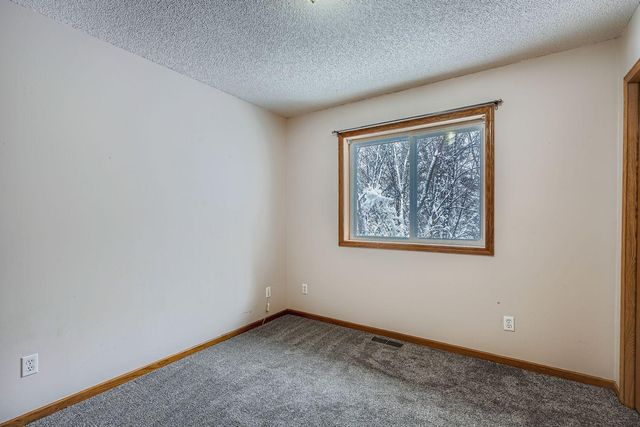 4460 222nd Avenue NW, Oak Grove, MN 55303