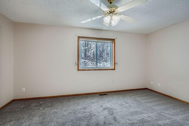 4460 222nd Avenue NW, Oak Grove, MN 55303