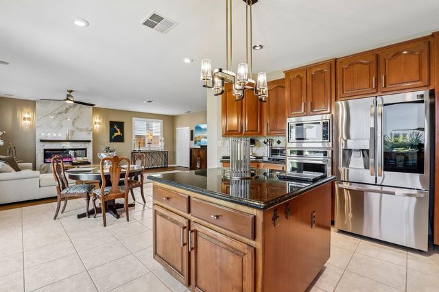 5121 Wedgewood Way, Rocklin, CA 95765