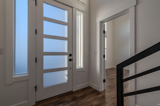 531 W La Strada Circle, Medford, OR 97504