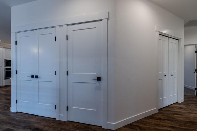 531 W La Strada Circle, Medford, OR 97504