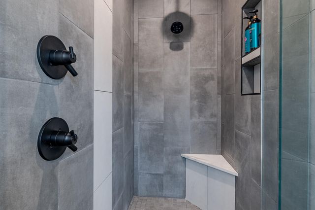 531 W La Strada Circle, Medford, OR 97504