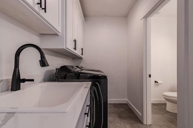 531 W La Strada Circle, Medford, OR 97504