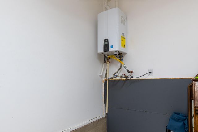 531 W La Strada Circle, Medford, OR 97504