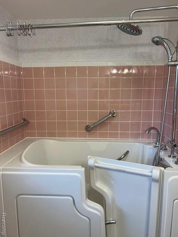 20095 Huron River Drive, Rockwood, MI 48173