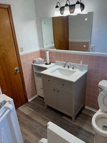20095 Huron River Drive, Rockwood, MI 48173
