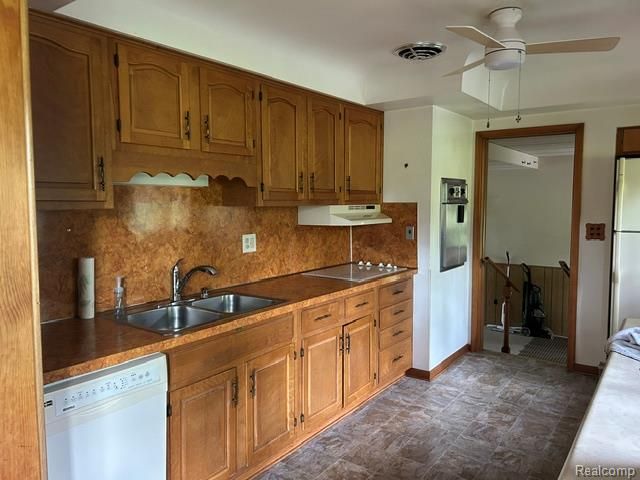 20095 Huron River Drive, Rockwood, MI 48173