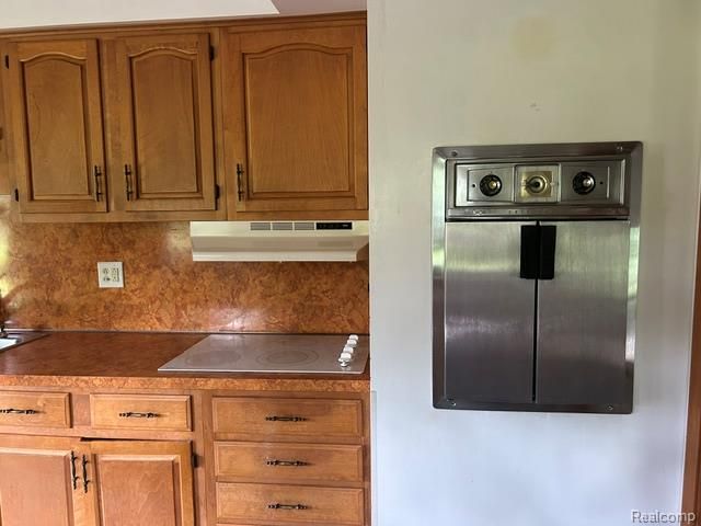 20095 Huron River Drive, Rockwood, MI 48173