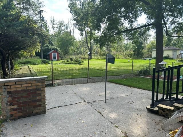 20095 Huron River Drive, Rockwood, MI 48173