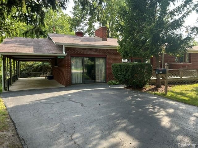20095 Huron River Drive, Rockwood, MI 48173