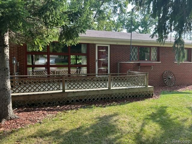 20095 Huron River Drive, Rockwood, MI 48173