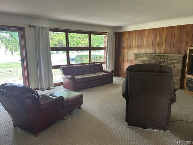 20095 Huron River Drive, Rockwood, MI 48173