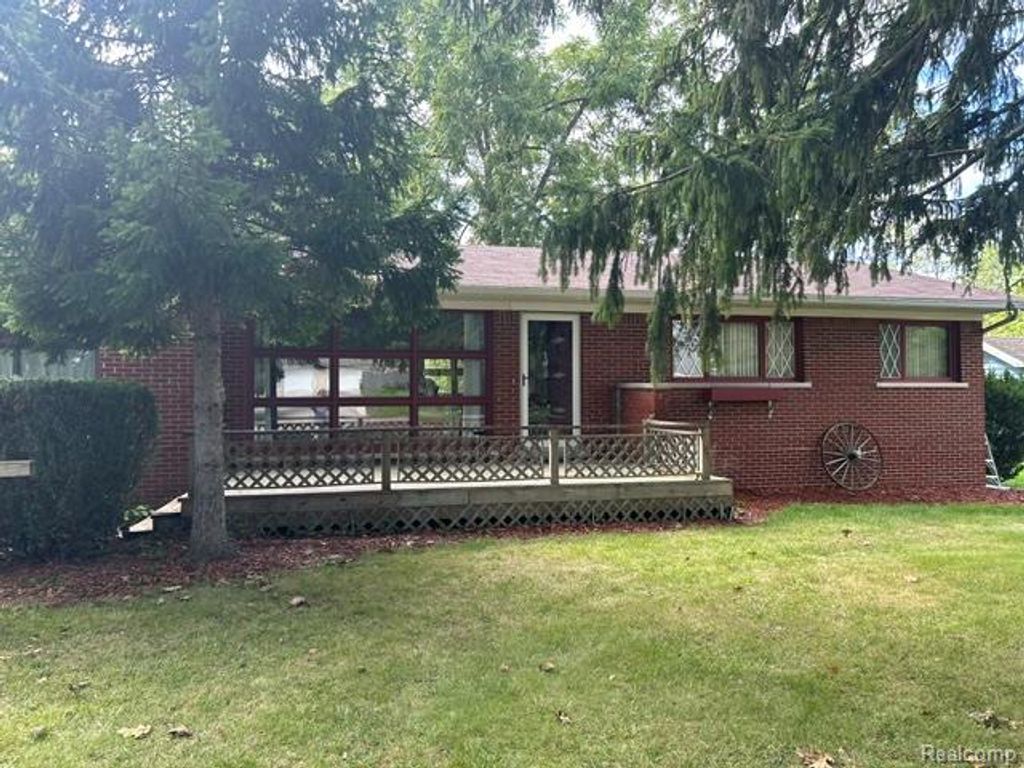 20095 Huron River Drive, Rockwood, MI 48173