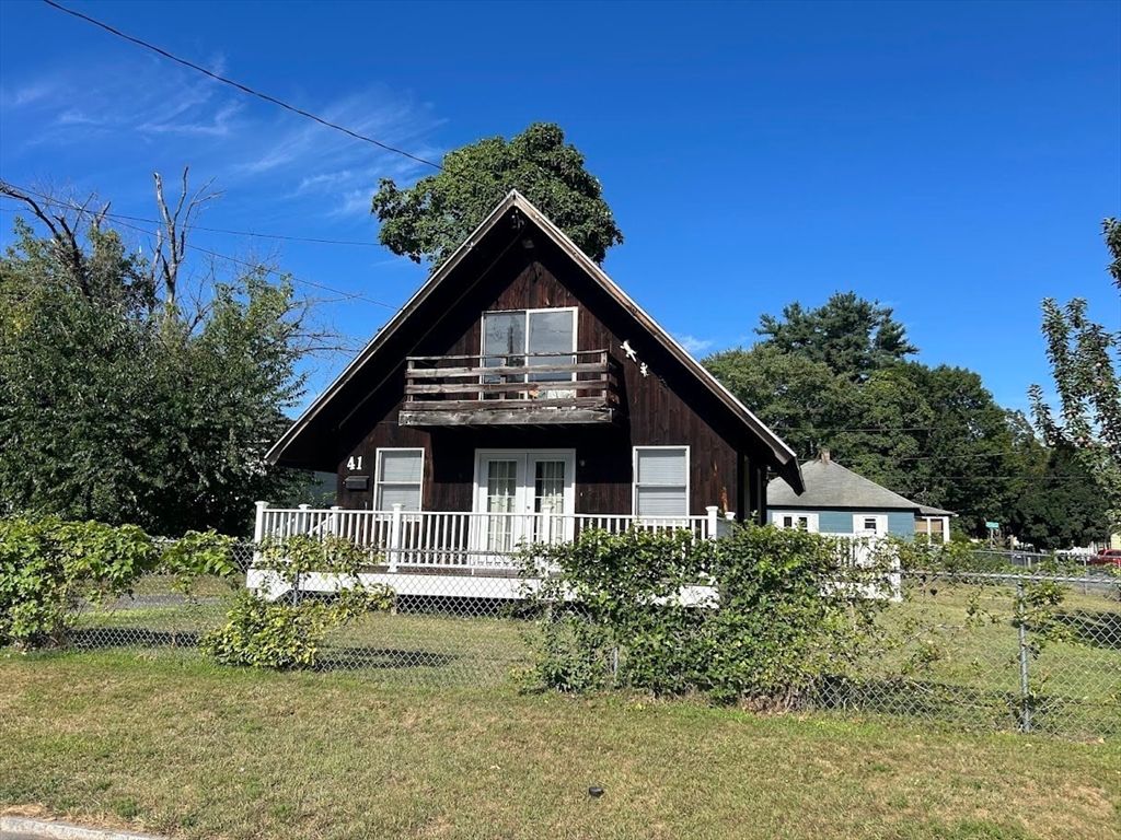 41 Pelham St, Springfield, MA 01109