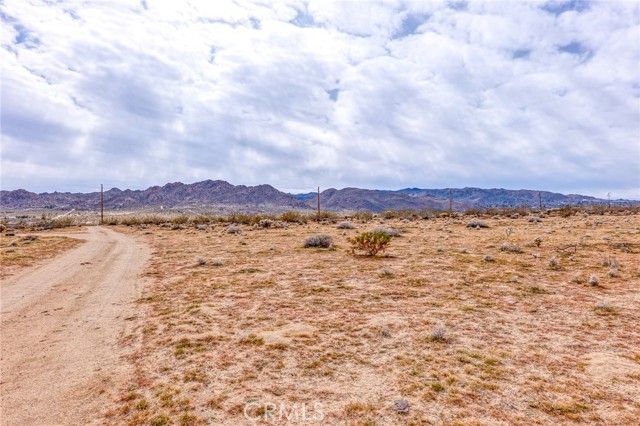 147 Little Road, Joshua Tree, CA 92252