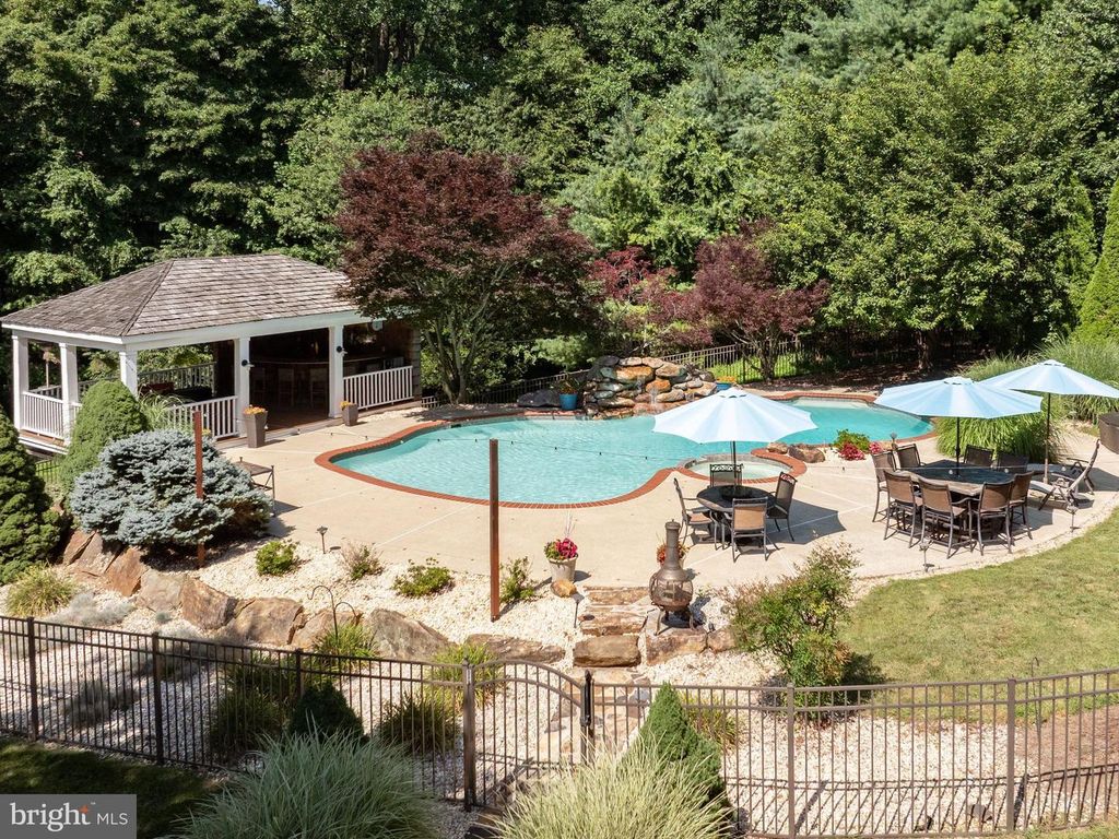 1021 MULBERRY ST, CHESTER SPRINGS, PA 19425 — photo 4