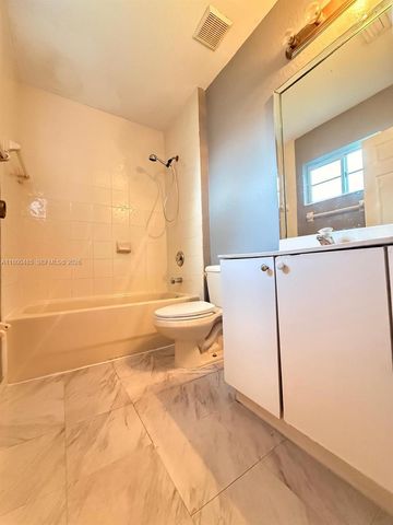 646 SW 7th Terrace, Florida City, FL 33034