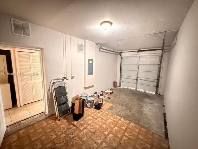 646 SW 7th Terrace, Florida City, FL 33034