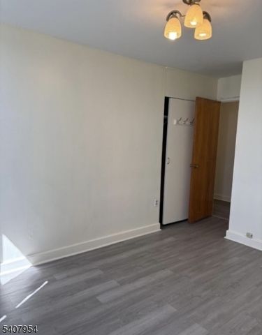 704 N Broad St. 8D D, Elizabeth City, NJ 07208