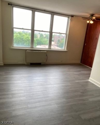 704 N Broad St. 8D D, Elizabeth City, NJ 07208