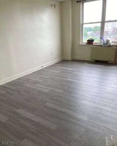 704 N Broad St. 8D D, Elizabeth City, NJ 07208