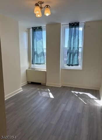 704 N Broad St. 8D D, Elizabeth City, NJ 07208