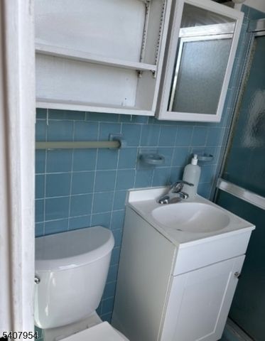 704 N Broad St. 8D D, Elizabeth City, NJ 07208