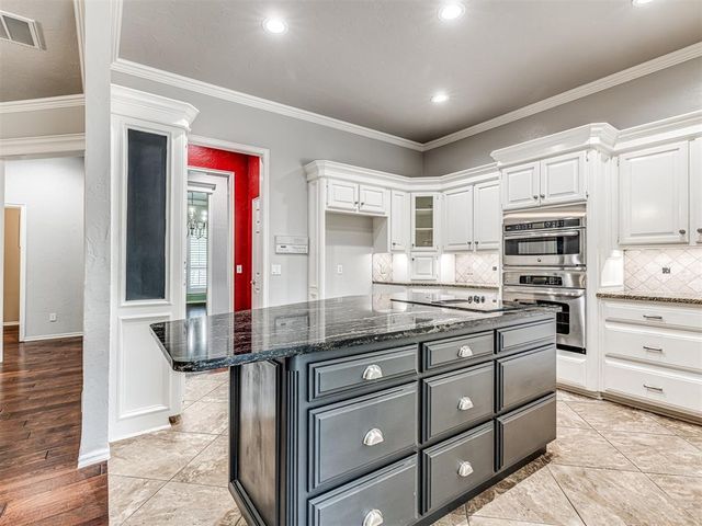 2900 Kingwood Drive, Edmond, OK 73013