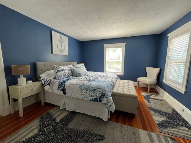 277 Pleasant St, Marblehead, MA 01945