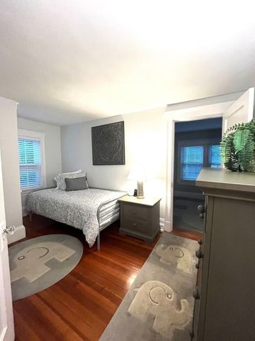 277 Pleasant St, Marblehead, MA 01945