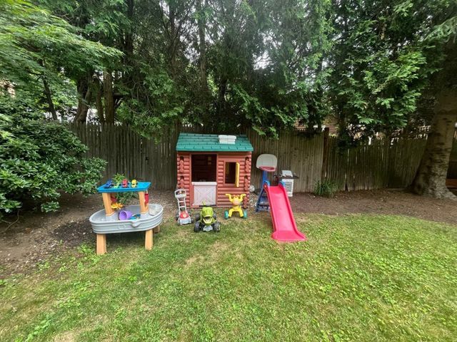 277 Pleasant St, Marblehead, MA 01945