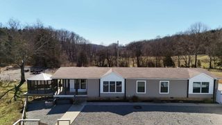 2695 Leslie Rd, Burkesville, KY 42717
