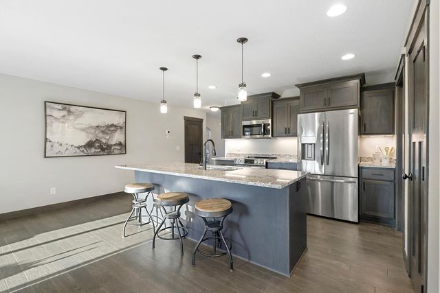 7827 Austin Path, Inver Grove Heights, MN 55077