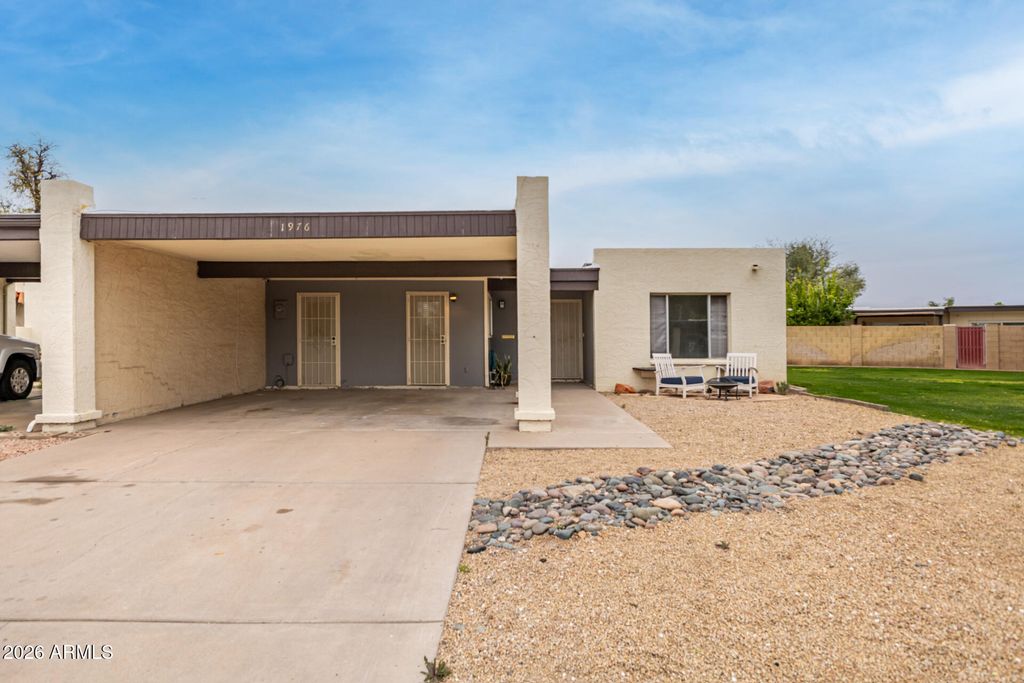 1976 E DEL SUR Drive, Tempe, AZ 85283