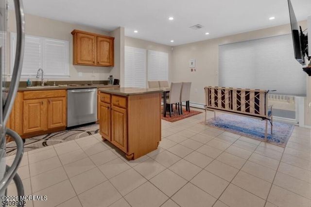 16 Bolans Court, Toms River, NJ 08757