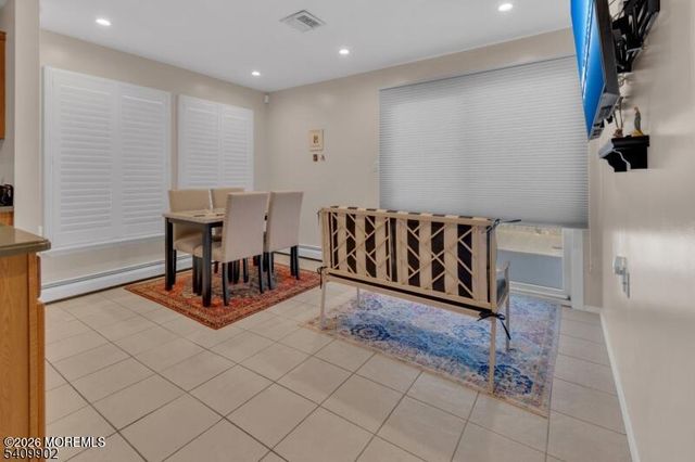 16 Bolans Court, Toms River, NJ 08757