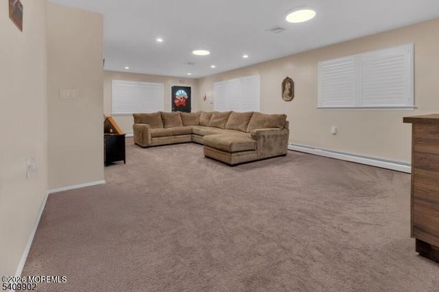 16 Bolans Court, Toms River, NJ 08757