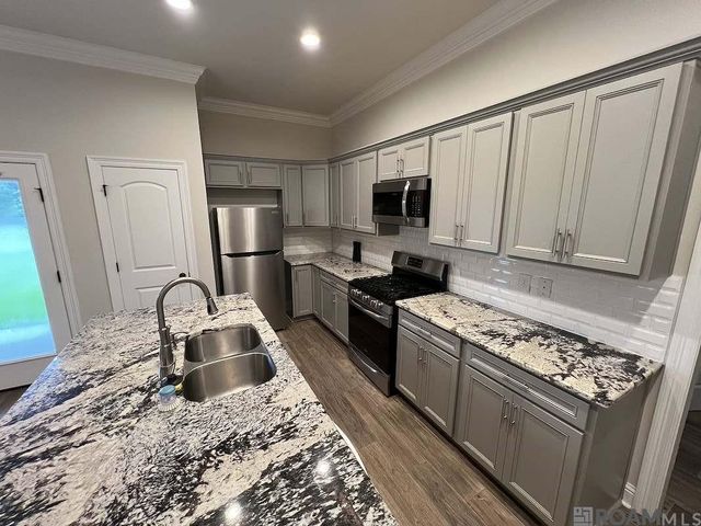 6212 Lake Edge Dr, Baton Rouge, LA 70820