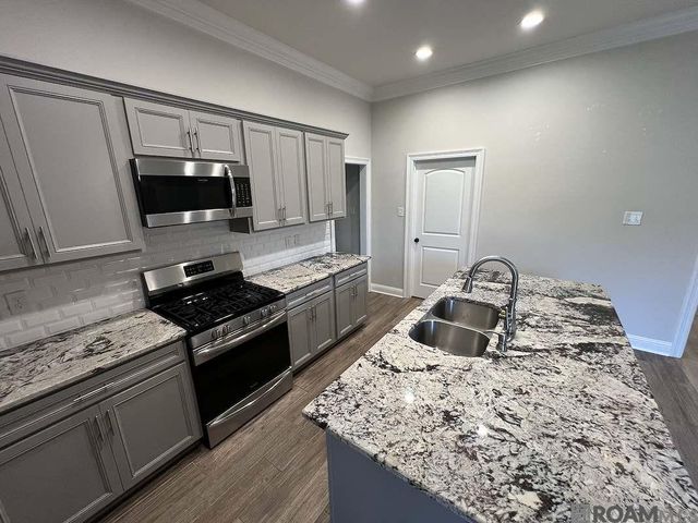 6212 Lake Edge Dr, Baton Rouge, LA 70820